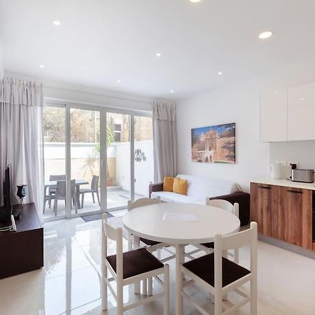Comfy Apt With Terrace, 5 Mins To Sliema Ferries By 360 Estates Gzira Eksteriør billede