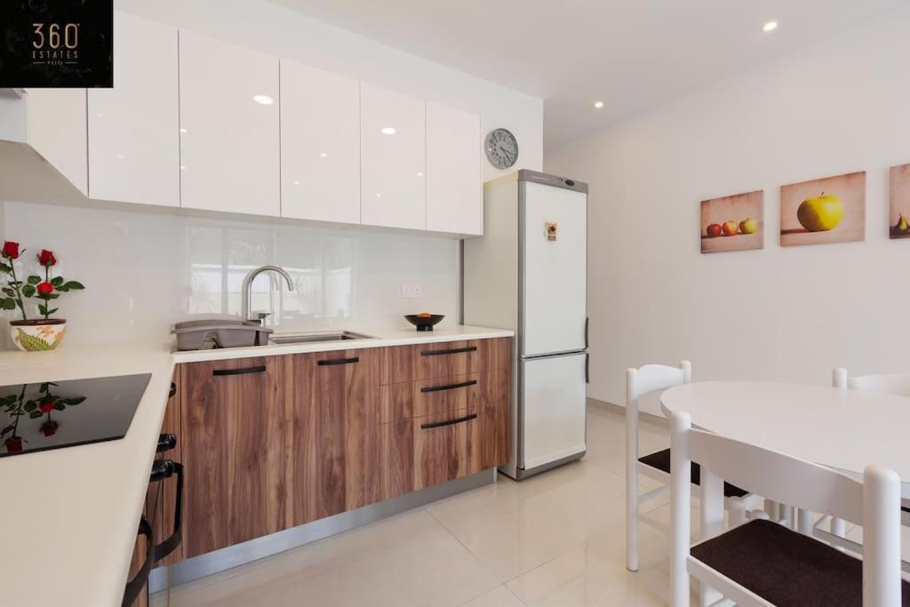 Comfy Apt With Terrace, 5 Mins To Sliema Ferries By 360 Estates Gzira Eksteriør billede
