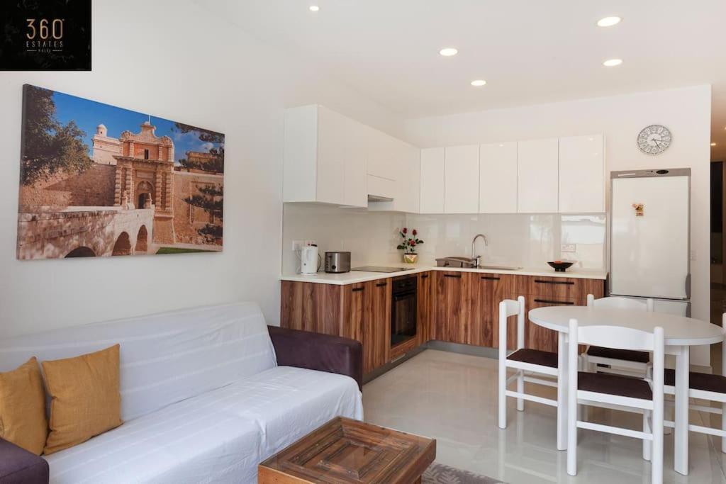 Comfy Apt With Terrace, 5 Mins To Sliema Ferries By 360 Estates Gzira Eksteriør billede