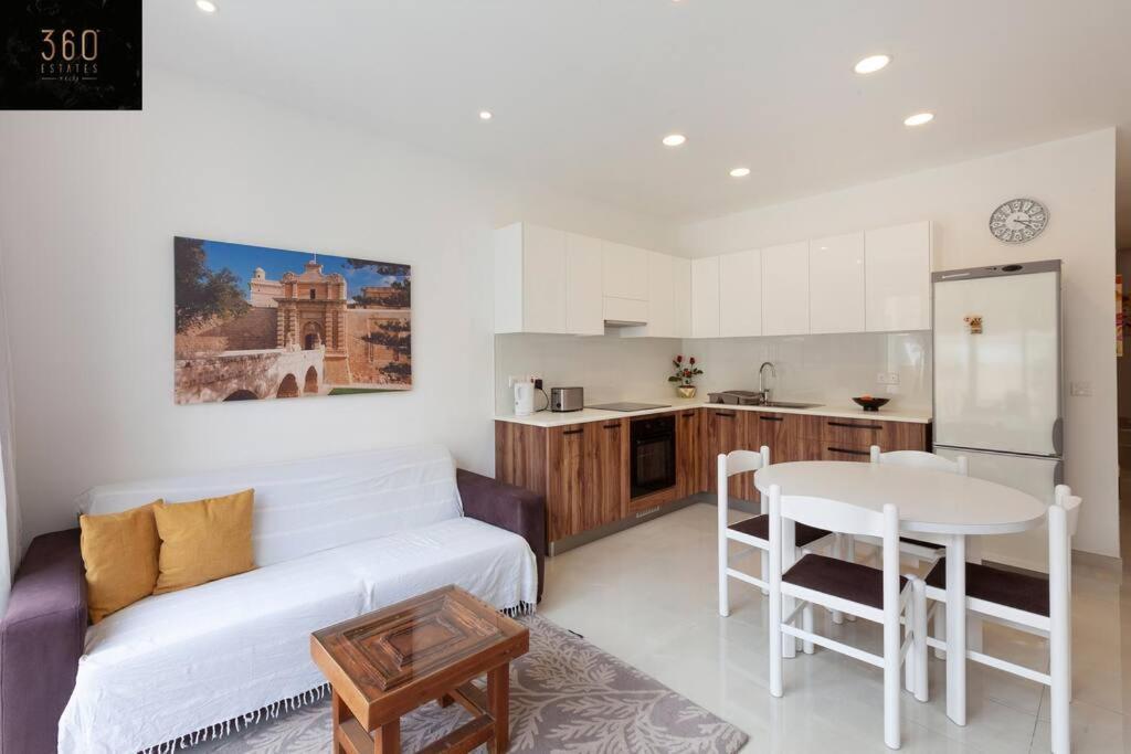 Comfy Apt With Terrace, 5 Mins To Sliema Ferries By 360 Estates Gzira Eksteriør billede